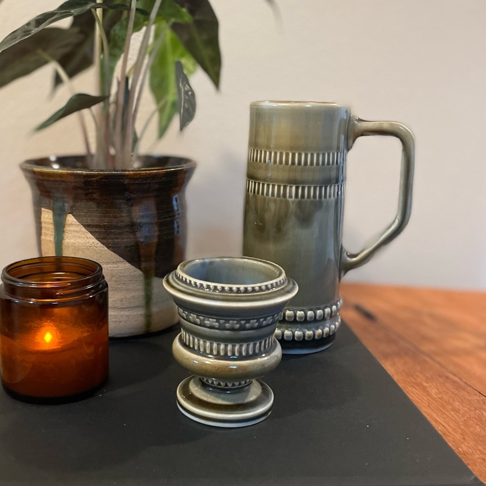 Wade Irish Porcelain Set of 2 – Green Tankard Mug + Mini Urn Vase – Shamrock